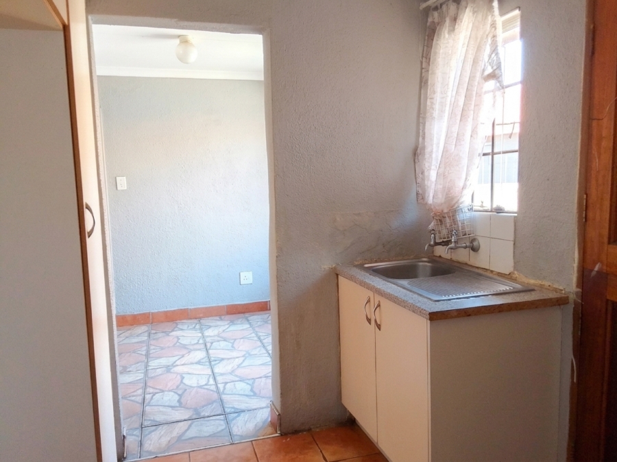 To Let 4 Bedroom Property for Rent in Geelhoutpark North West